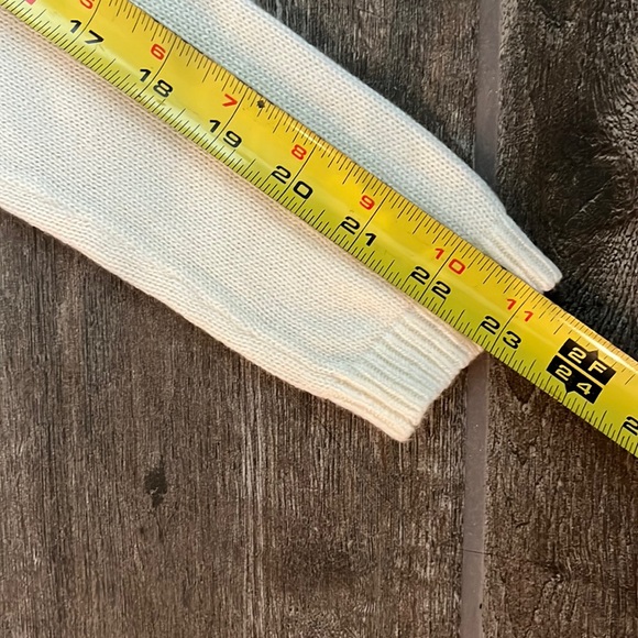 Girls Abercrombie & Fitch V neck sweater size medium - cream/ off white - Picture 9 of 11